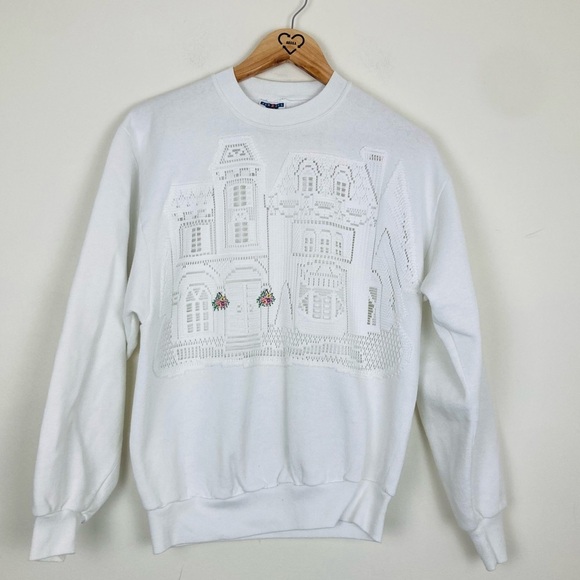 Vintage made in USA white open appliqué sweatshirt with villagescape. Medium - Picture 1 of 4